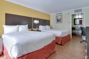 An image of a Fort Lauderdale hotel room close to attractions and things to do.